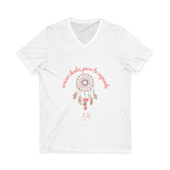 Dreamcatcher V-Neck Tee — "Crecer duele pero expande" Quirón en Jupiter. Tu ADN Cósmico.