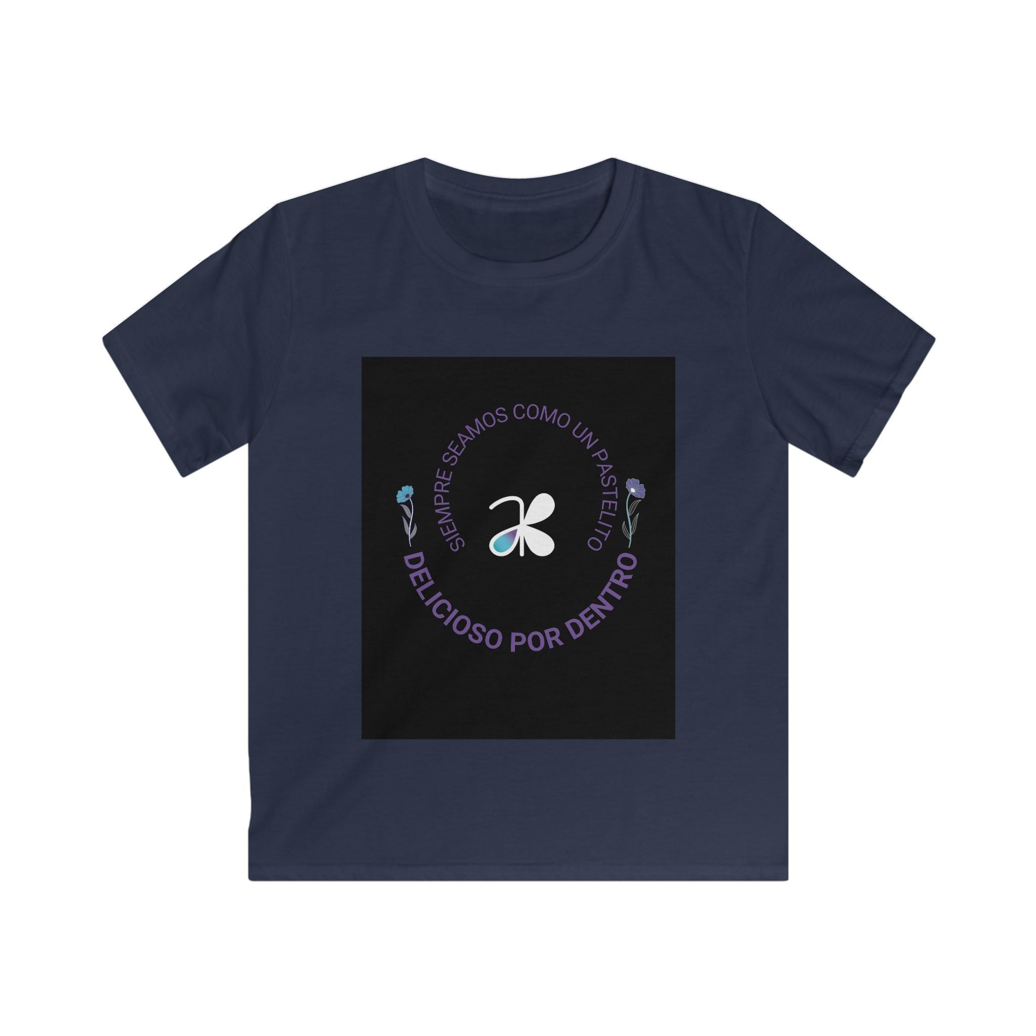 Kids Tee — «Siempre seamos como un misterio, delicioso por dentro» Butterfly Graphic